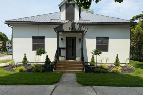 147 Second Street, ON L9Y 1E7