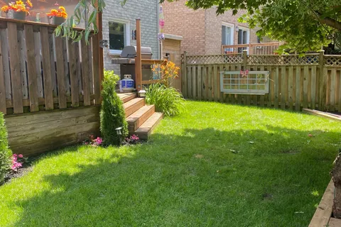 61 Carruthers Crescent, ON L4M 6A3