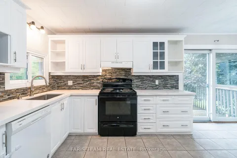 79 Poyntz Street, ON L9M 1N9