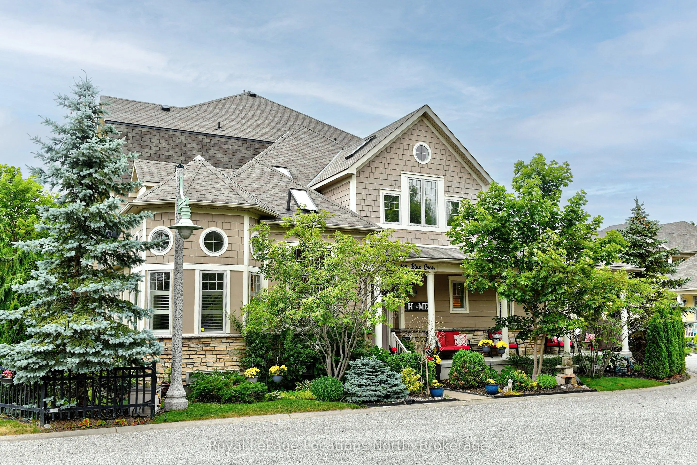 8 Covington Blue Crescent, ON L9Z 0E4