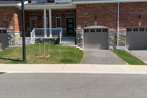 39 Farwell Avenue, ON L9Z 0H3