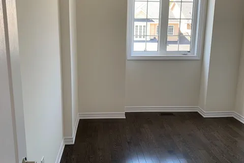 39 Farwell Avenue, ON L9Z 0H3