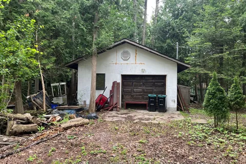 33 MOORE Avenue, ON L0L 1P1