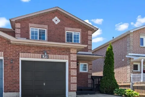 32 Michael Crescent, ON L4M 6Y9