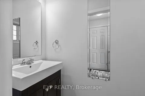 32 Michael Crescent, ON L4M 6Y9
