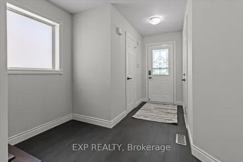 32 Michael Crescent, ON L4M 6Y9