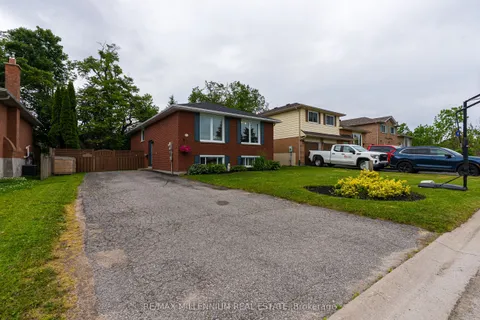 39 Toboggan Hill Drive, ON L3V 7R1