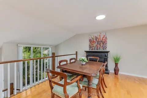 136 Hickling Trail, ON L4M 5T6