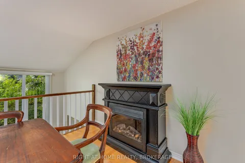 136 Hickling Trail, ON L4M 5T6