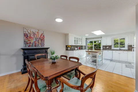 136 Hickling Trail, ON L4M 5T6