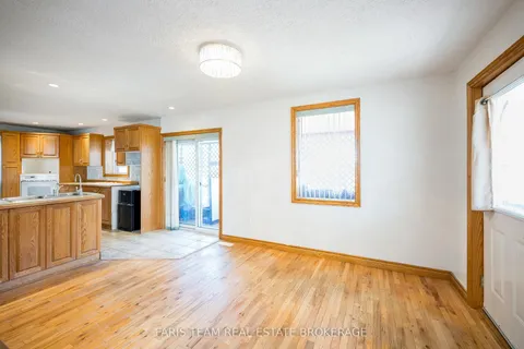 326 Lafontaine Road, ON L9M 0H1