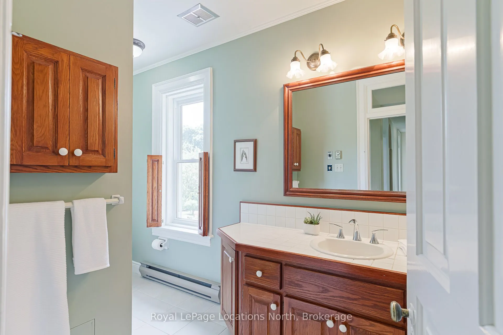 284 Maple Street, ON L9Y 2R4