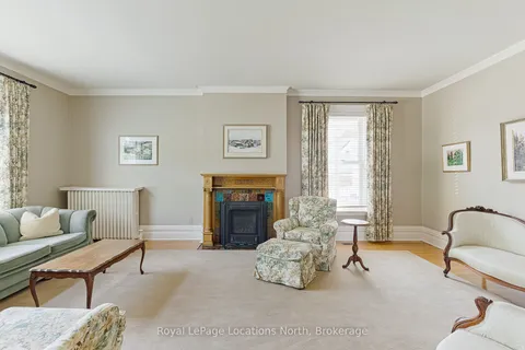 284 Maple Street, ON L9Y 2R4