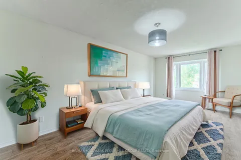 256 Hickling Trail, ON L4M 5W7