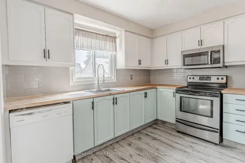 256 Hickling Trail, ON L4M 5W7