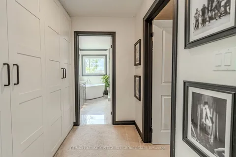 8 Thrushwood Drive, ON L4N 0Z1