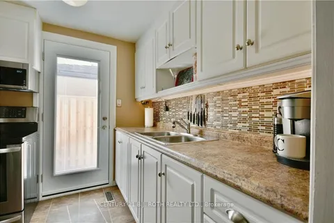 624 Bayview Drive, ON L4R 2P5