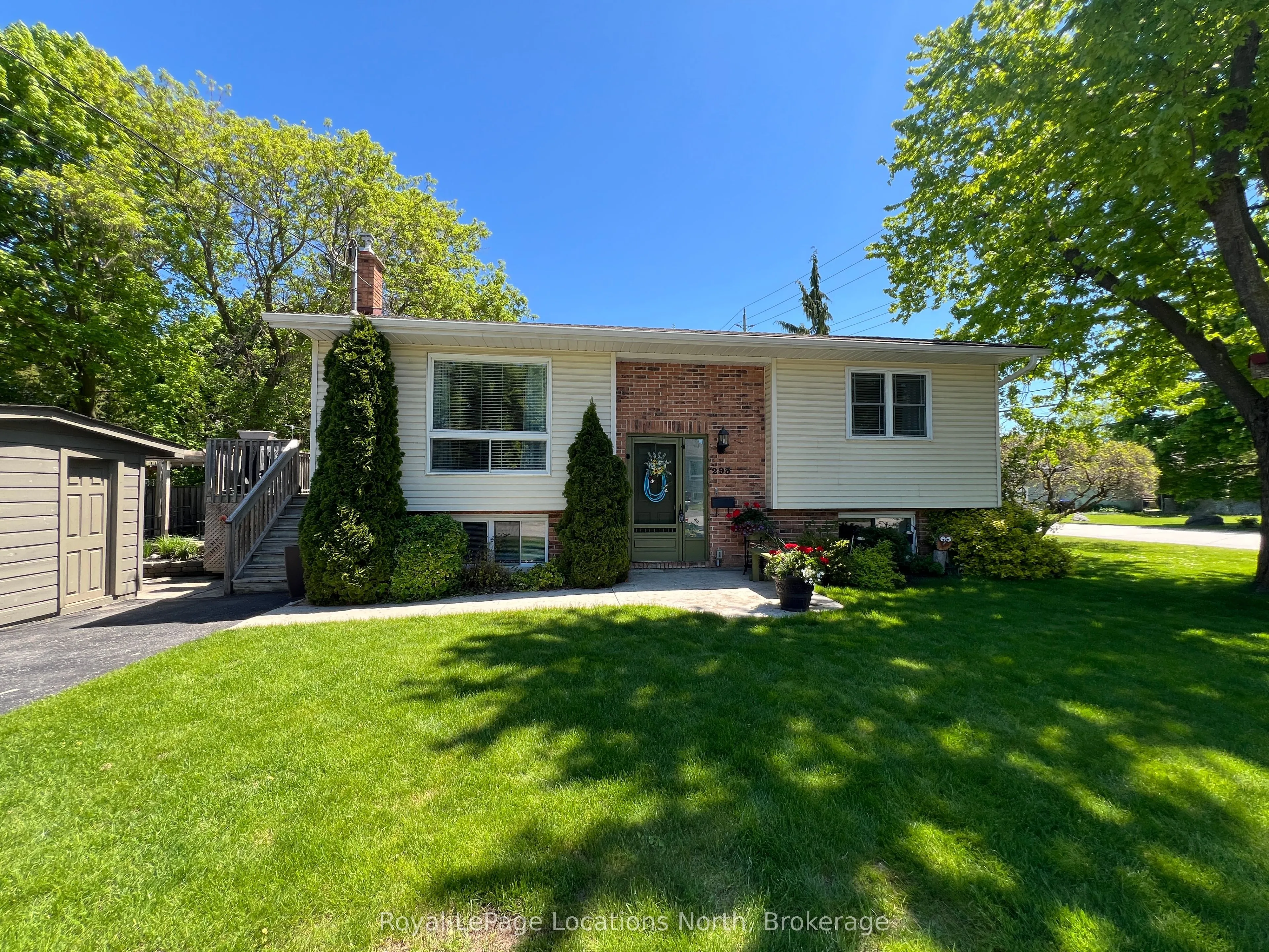 293 Robinson Street, ON L9Y 3M4