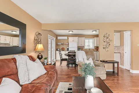 293 Robinson Street, ON L9Y 3M4
