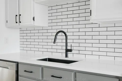258 COLLEGIATE Drive, ON L3V 7S5