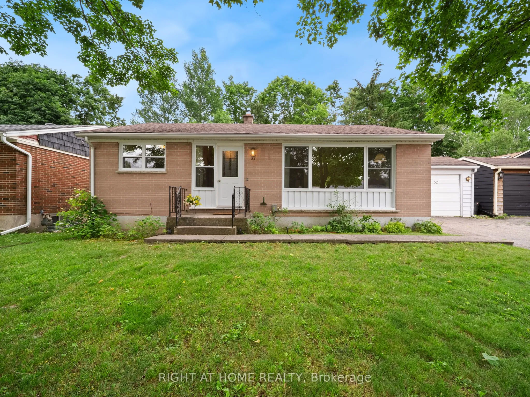 52 Elmer Avenue, ON L3V 2S7