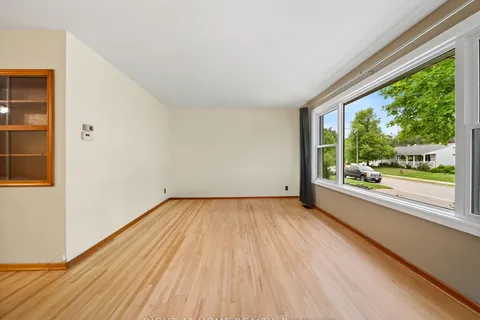 52 Elmer Avenue, ON L3V 2S7