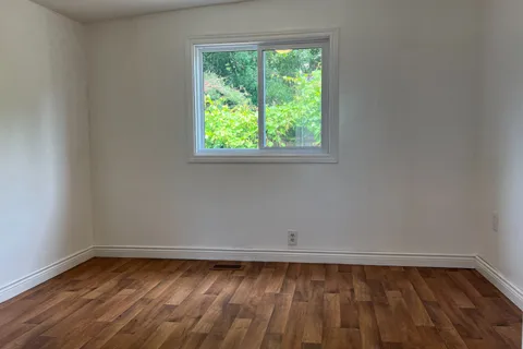 11 Edward Street, ON L9M 1L1