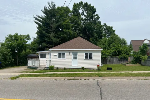 11 Edward Street, ON L9M 1L1