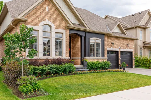 25 Mclean Avenue, ON L9Y 3V2