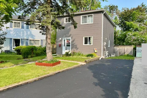 220 Letitia Street, ON L4N 4Z7