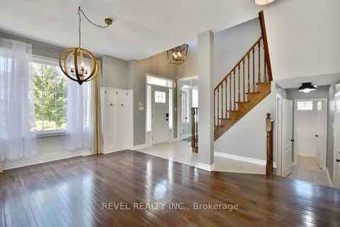 166 SUCCESSION Crescent, ON L4M 7H4