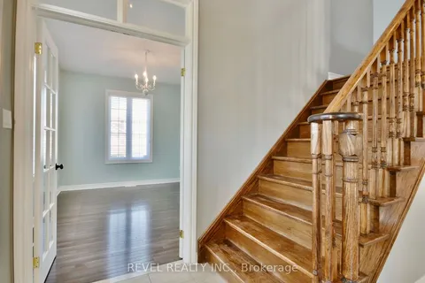 166 SUCCESSION Crescent, ON L4M 7H4
