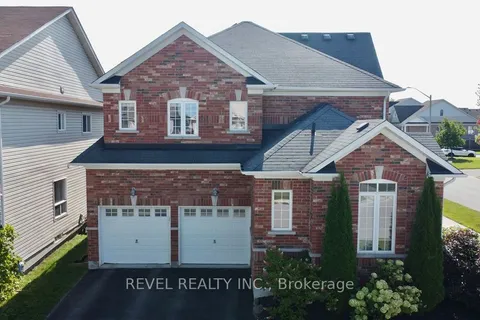 166 SUCCESSION Crescent, ON L4M 7H4