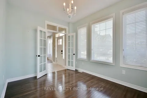 166 SUCCESSION Crescent, ON L4M 7H4