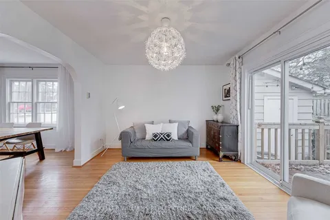 77 Wellington Street, ON L4M 2C3