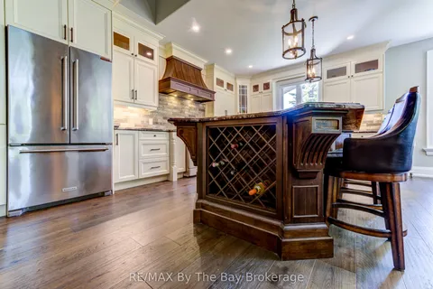 833 Eastdale Drive, ON L9Z 2R5