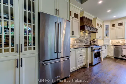 833 Eastdale Drive, ON L9Z 2R5