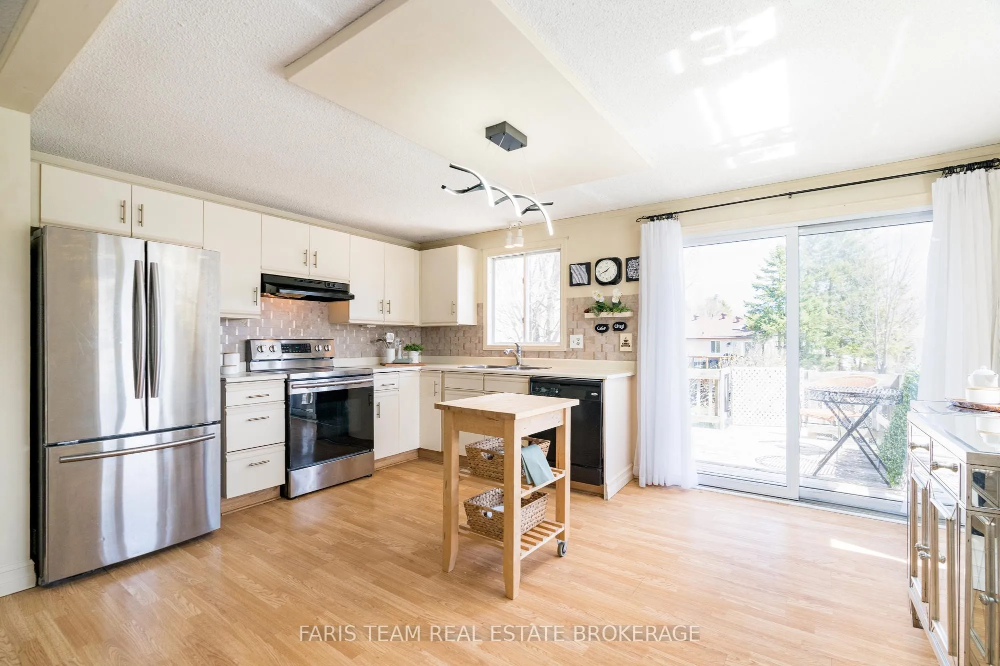 671 Algonquin Drive, ON L4R 4R5