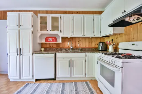 135 CUMBERLAND Street, ON L4N 2P9
