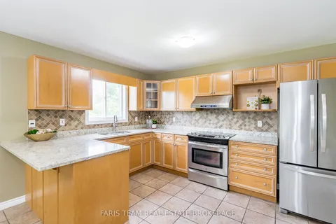 27 Capilano Court, ON L4M 7E6