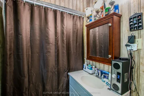 338 Gloucester Street, ON L4R 1J1