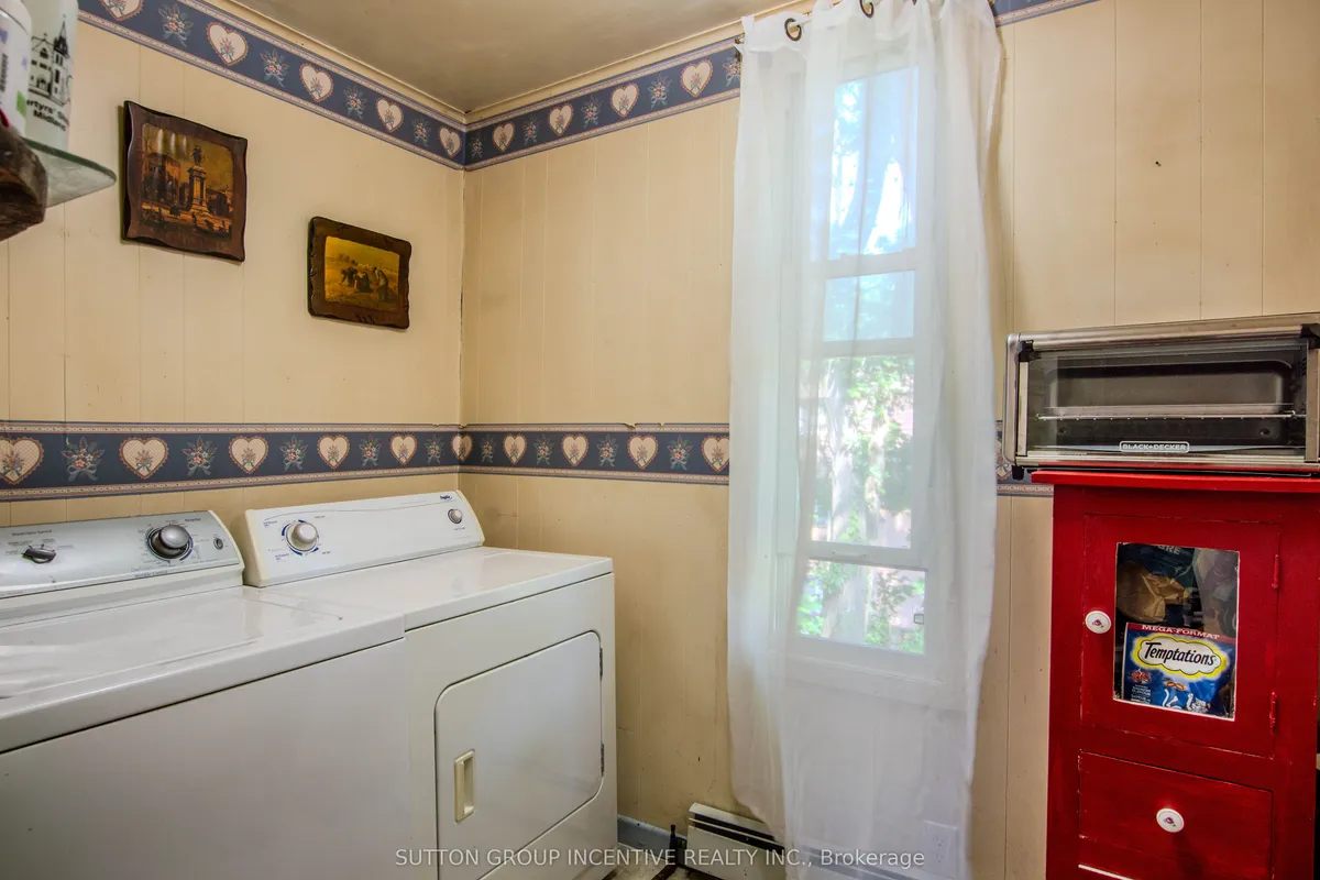 338 Gloucester Street, ON L4R 1J1