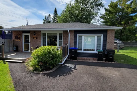 2 Lynn Street, ON L0L 2J0