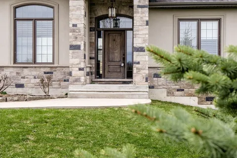 25 MENNILL Drive, ON L0L 1Y3