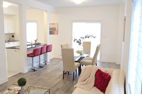 49 KODA Street, ON L9J 0H7