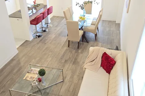 49 KODA Street, ON L9J 0H7