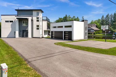57 Poplar Crescent, ON L0K 1B0