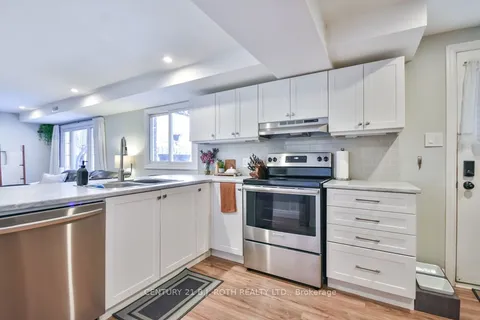 46 Ridgeway Avenue, ON L4N 5L2