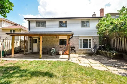 46 Ridgeway Avenue, ON L4N 5L2