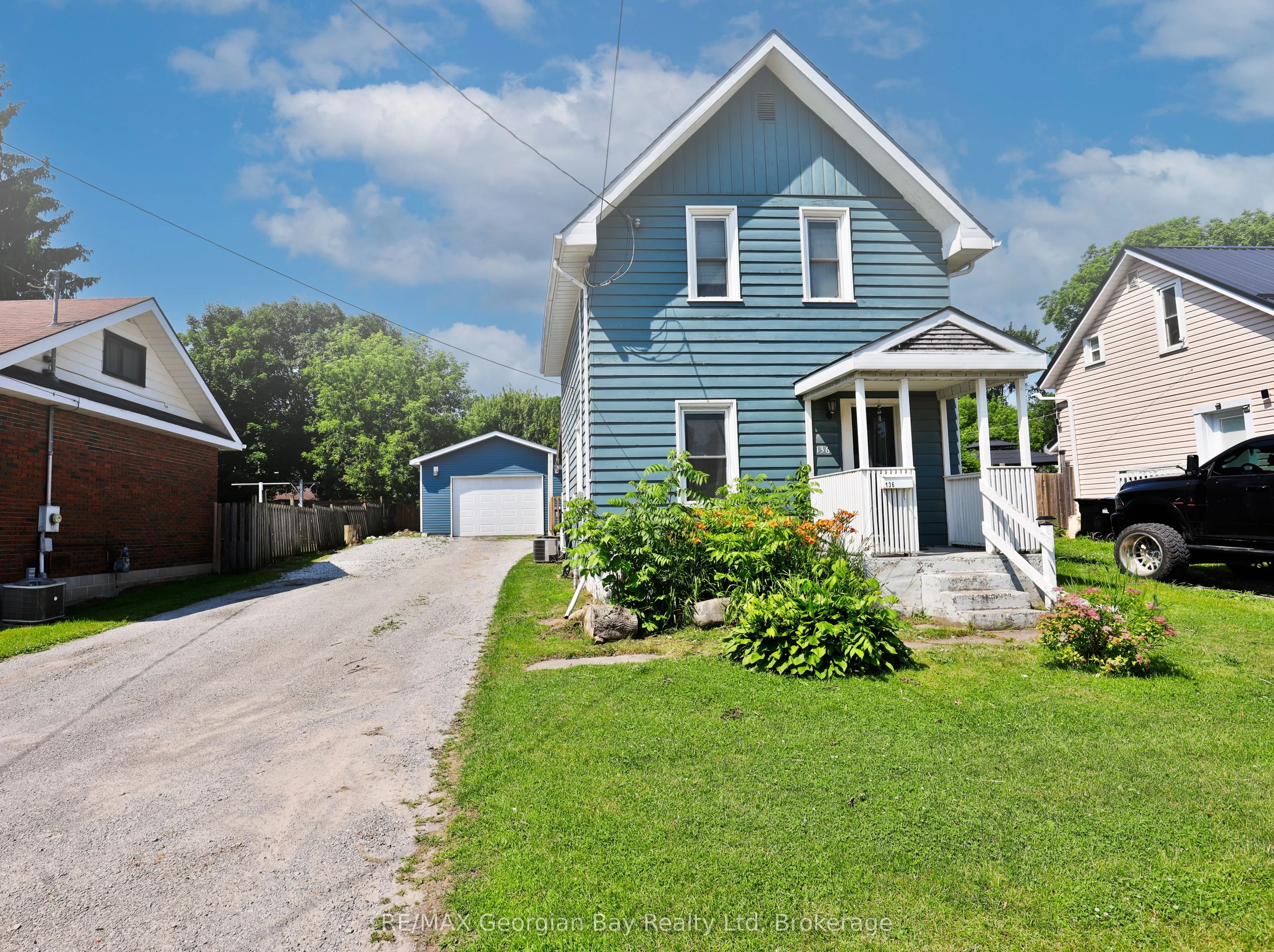 136 Fourth Street, ON L4R 3T2